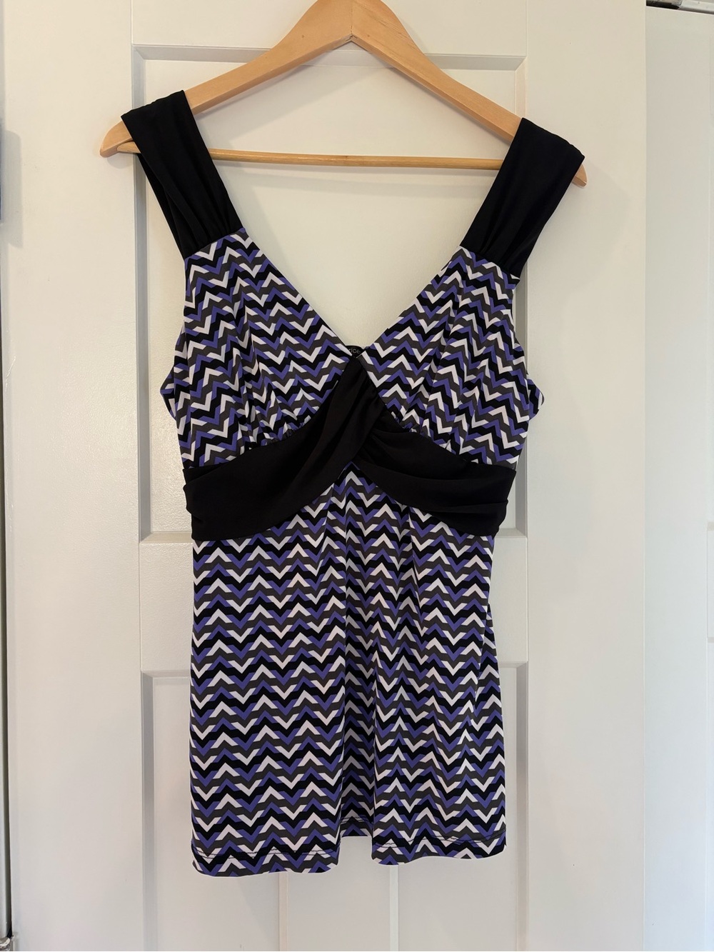 Y2K Maurices Black & Blue Zigzag Tank Top
